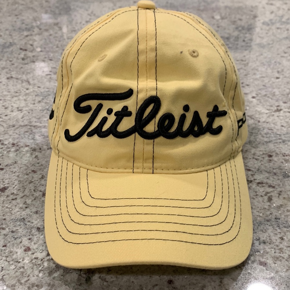 Titleist golf hat. Adjustable. Yellow